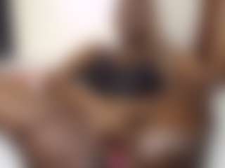 Bella's Live Sex Cam Show