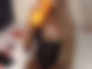 Bella's Live Sex Cam Show