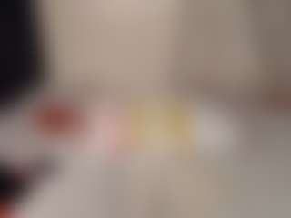 Live cam show with Bella - Strip on Camsoda