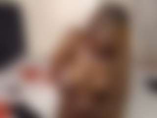 Bella's Live Sex Cam Show