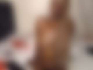 Bella's Live Sex Cam Show