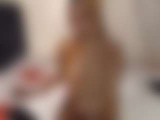 Live cam show with Bella - Amateur on Camsoda