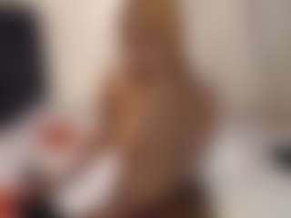 Bella's Live Sex Cam Show