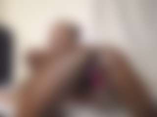 Bella's Live Sex Cam Show
