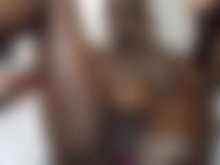 Bella's Live Sex Cam Show