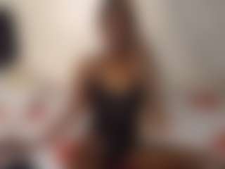 Bella's Live Sex Cam Show