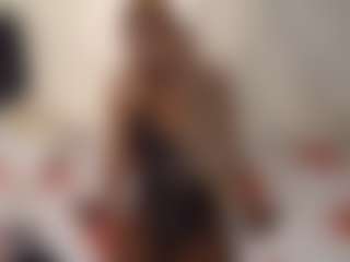 Bella's Live Sex Cam Show