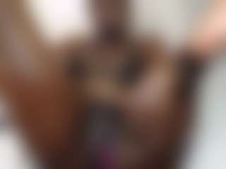 Bella's Live Sex Cam Show