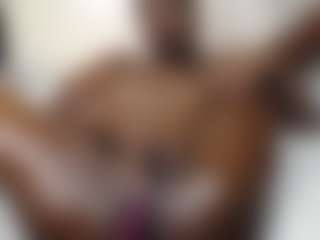 Bella's Live Sex Cam Show