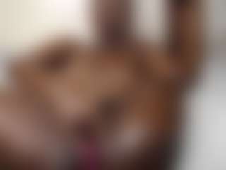 Bella's Live Sex Cam Show