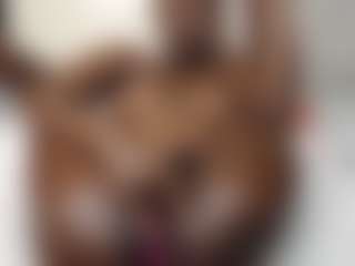Bella's Live Sex Cam Show