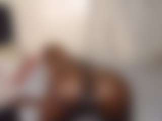Bella's Live Sex Cam Show
