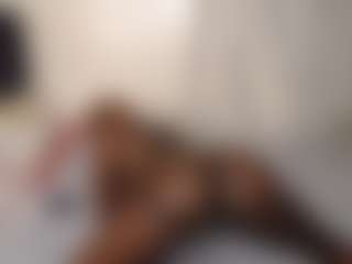Bella's Live Sex Cam Show
