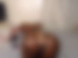 Bella's Live Sex Cam Show