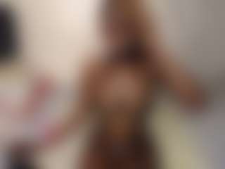 Bella's Live Sex Cam Show