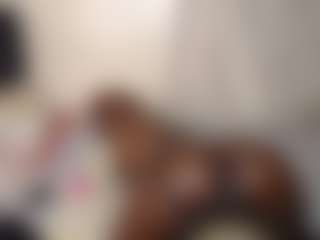 Bella's Live Sex Cam Show