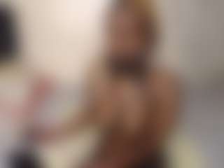 Bella's Live Sex Cam Show
