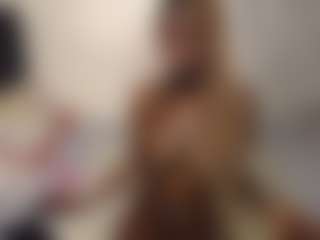 Bella's Live Sex Cam Show