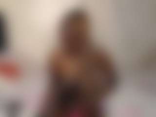 Bella's Live Sex Cam Show