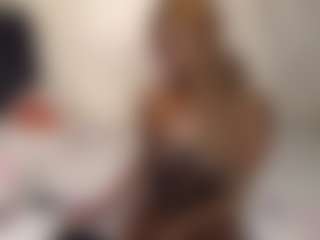 Bella's Live Sex Cam Show