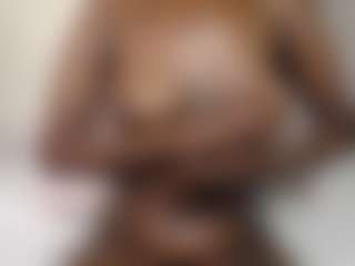 Bella's Live Sex Cam Show
