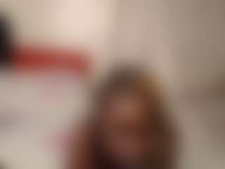 Bella's Live Sex Cam Show