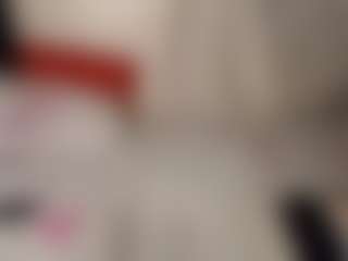 Live-Cam-Show mit Bella - Tease Black auf Camsoda