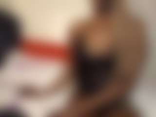 Bella's Live Sex Cam Show
