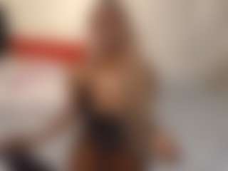 Bella's Live Sex Cam Show