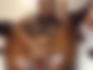 Bella's Live Sex Cam Show