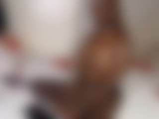 Bella's Live Sex Cam Show