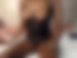 Bella's Live Sex Cam Show