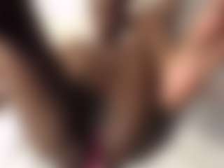 Bella's Live Sex Cam Show