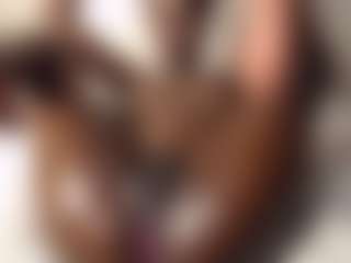 Bella's Live Sex Cam Show
