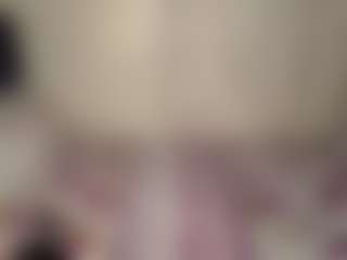 Bella's Live Sex Cam Show