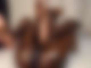 Bella's Live Sex Cam Show