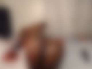 Bella's Live Sex Cam Show