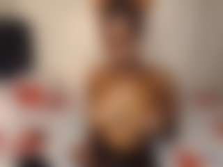 Bella's Live Sex Cam Show