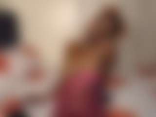 Bella's Live Sex Cam Show