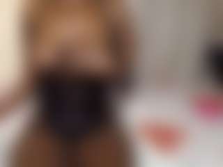 Bella's Live Sex Cam Show