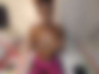 Bella's Live Sex Cam Show