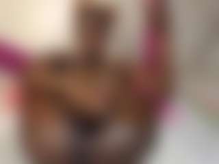 Bella's Live Sex Cam Show