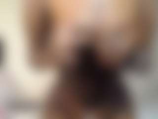 Live cam show with Bella - Asshole on slutload