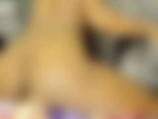 Live cam show with kaitllyn-queen - Ebony on chickslive.net