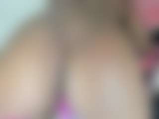 Live cam show with kaitllyn-queen - Public on SmokeAndPoke
