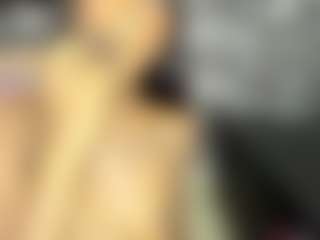 Live cam show with kaitllyn-queen - Public Black on xplaylive.com