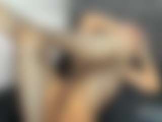 Live cam show with ArianaSalazar - Tease on xheatlive.com