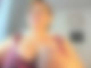 Live cam show with Milf Victoria - Brown Eyes Brown Hair on Dare Cams