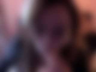Live cam show with Milf Victoria - Blonde Hair on Latina Girls
