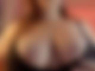 Live cam show with Milf Victoria - Middle Aged on Camsoda